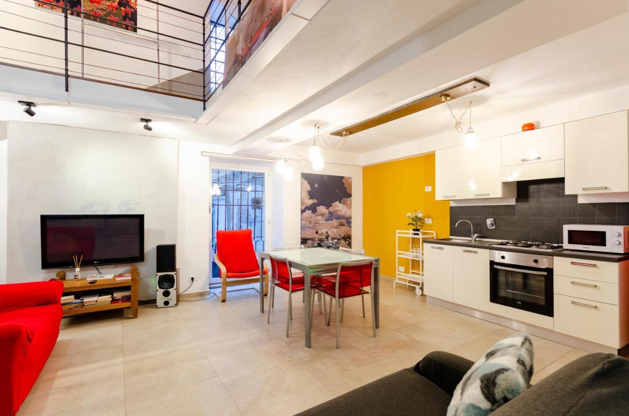 ジェノヴァJoivy Vibrant Open-Plan Apt For 6 In Historic Centreアパートメント エクステリア 写真