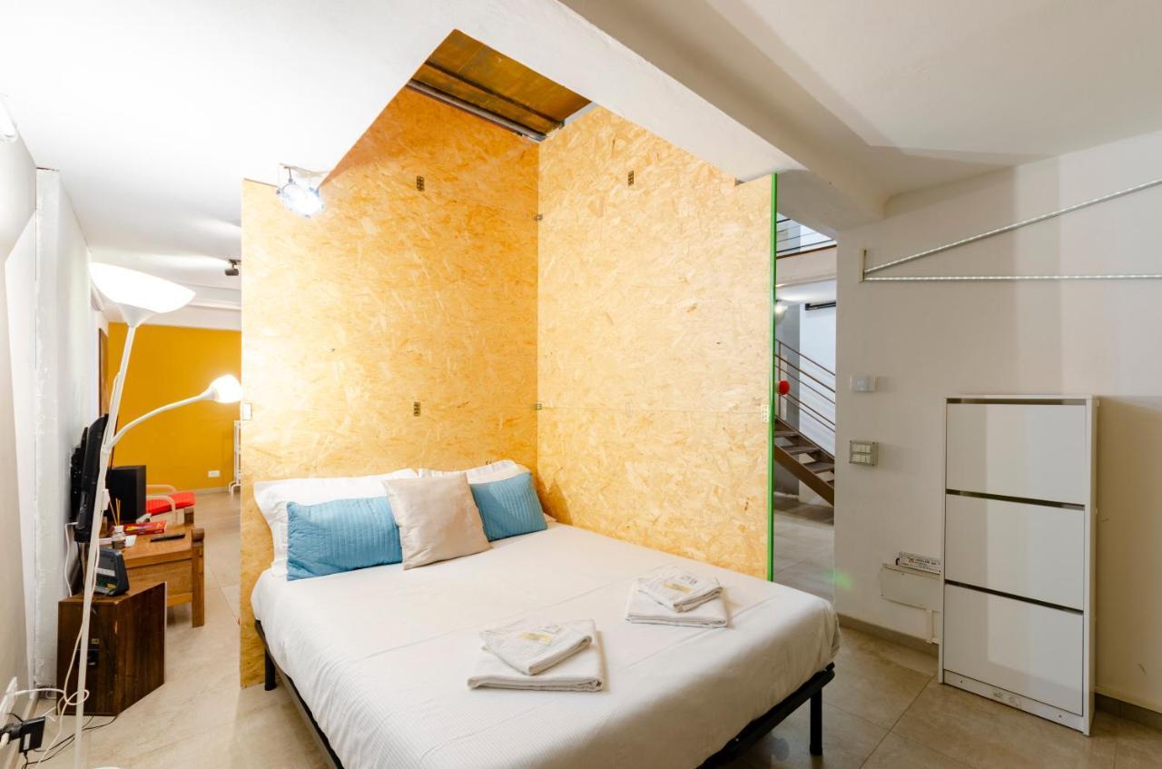 ジェノヴァJoivy Vibrant Open-Plan Apt For 6 In Historic Centreアパートメント エクステリア 写真