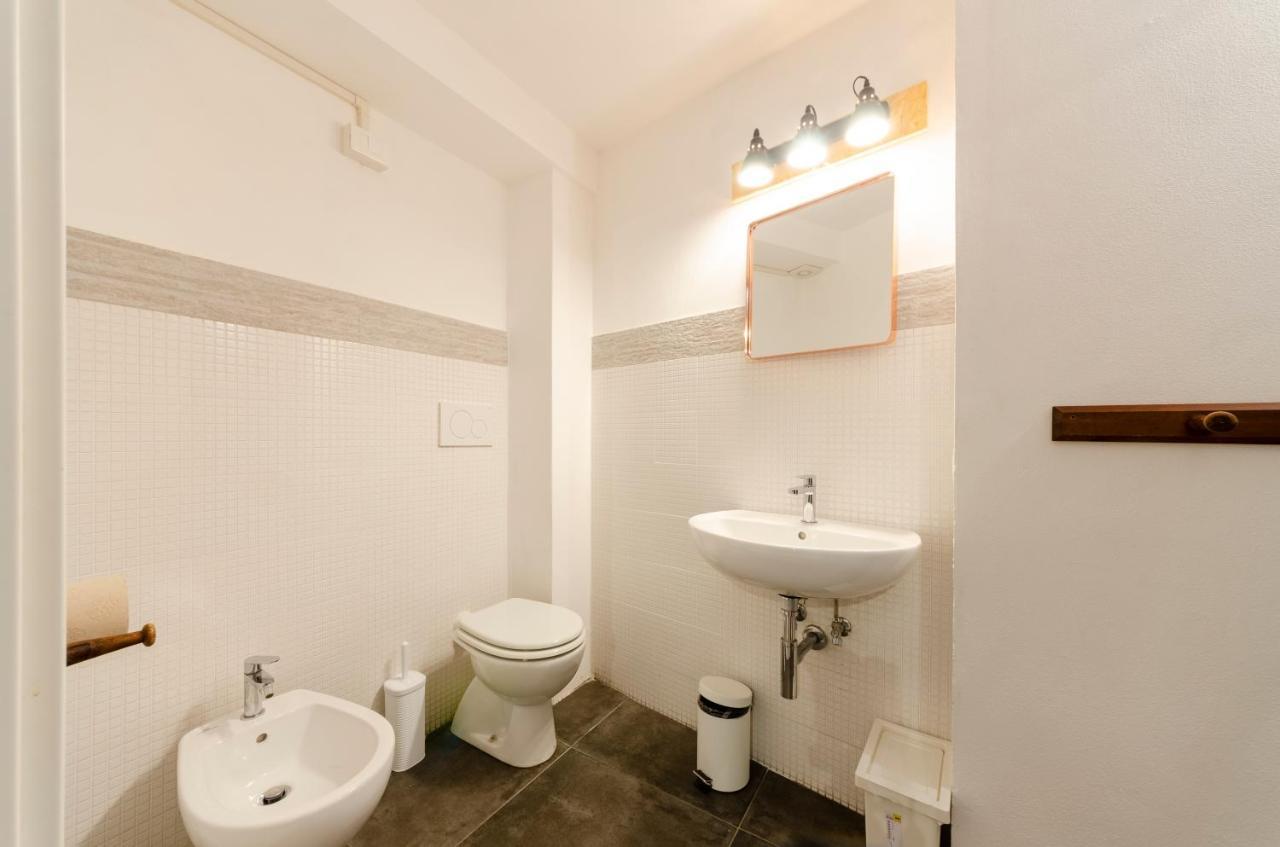 ジェノヴァJoivy Vibrant Open-Plan Apt For 6 In Historic Centreアパートメント エクステリア 写真