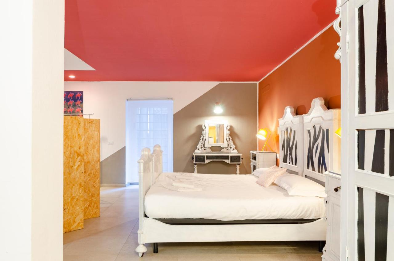 ジェノヴァJoivy Vibrant Open-Plan Apt For 6 In Historic Centreアパートメント エクステリア 写真