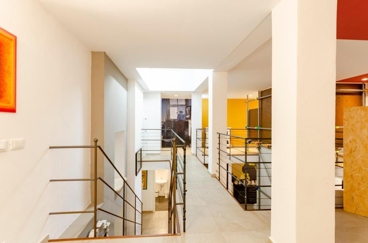 ジェノヴァJoivy Vibrant Open-Plan Apt For 6 In Historic Centreアパートメント エクステリア 写真