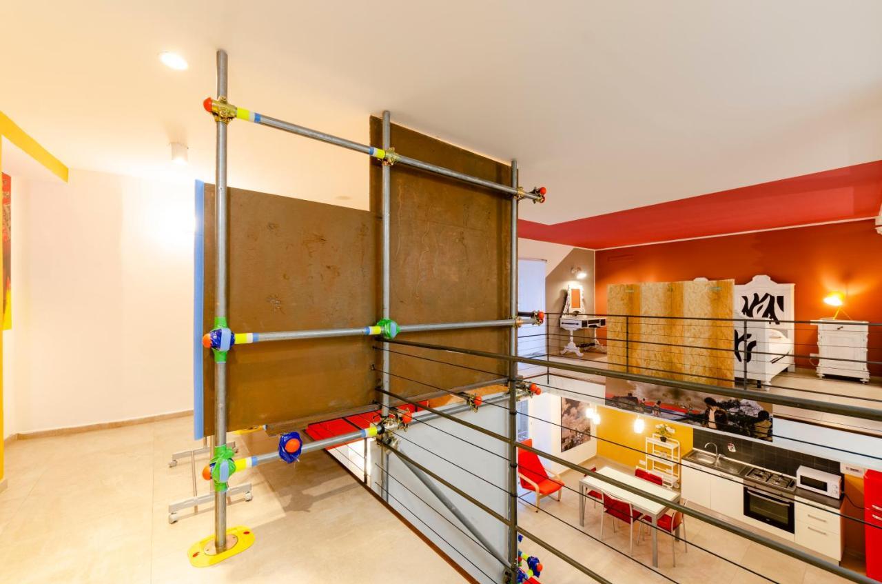 ジェノヴァJoivy Vibrant Open-Plan Apt For 6 In Historic Centreアパートメント エクステリア 写真